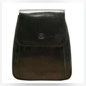 TONY PEROTTI Women’s Italian Bull Leather Flap-Over Compact Black Backpack‌